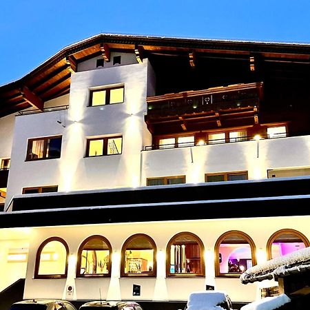 Aparthotel Dorfplatzl Garni 턱스 외부 사진