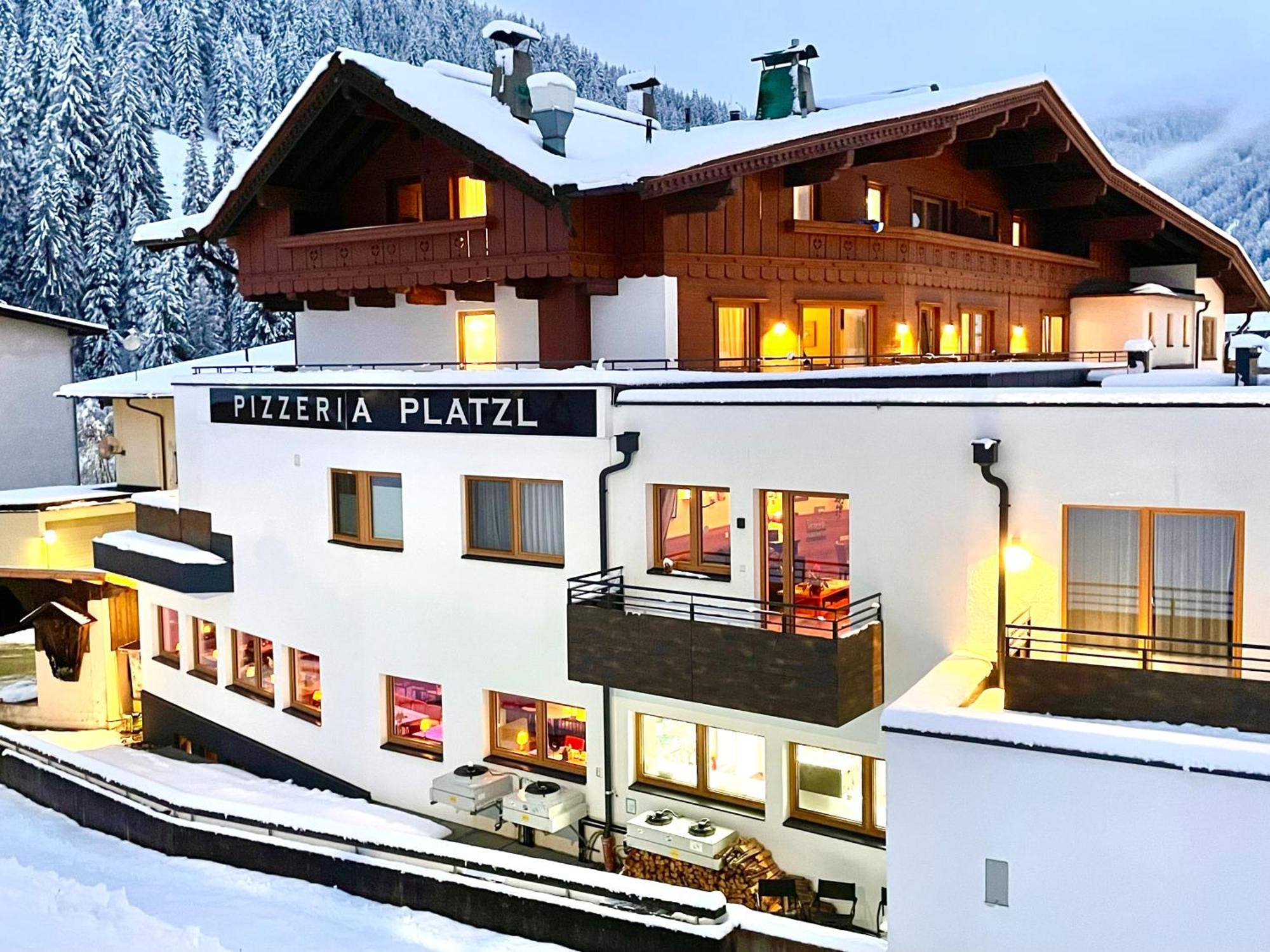 Aparthotel Dorfplatzl Garni 턱스 외부 사진