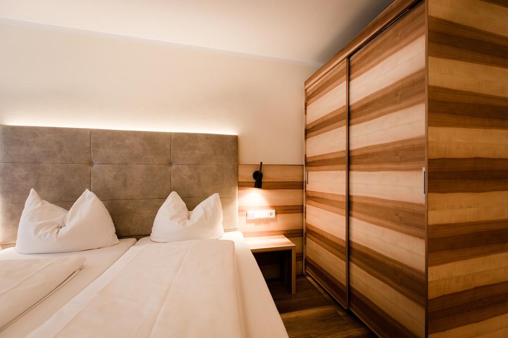 Aparthotel Dorfplatzl Garni 턱스 외부 사진