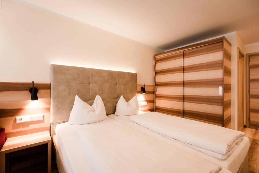 Aparthotel Dorfplatzl Garni 턱스 외부 사진