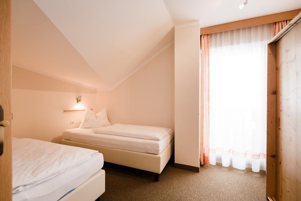 Aparthotel Dorfplatzl Garni 턱스 외부 사진