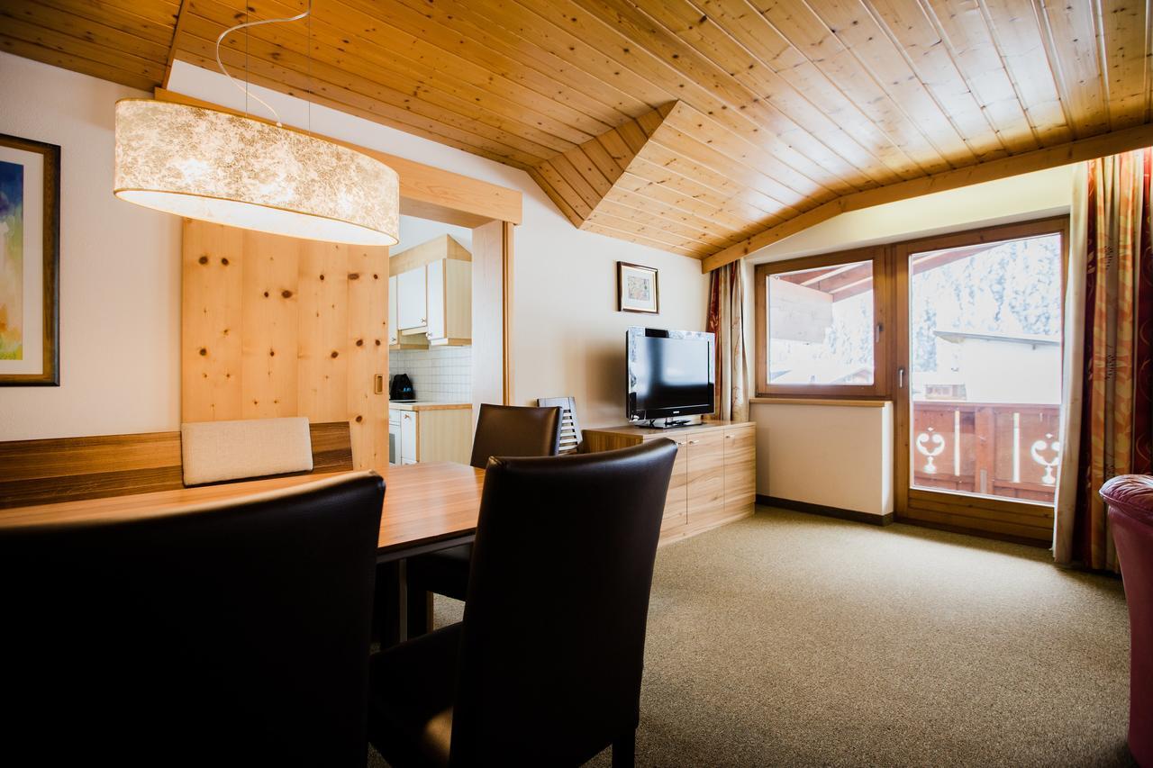 Aparthotel Dorfplatzl Garni 턱스 외부 사진