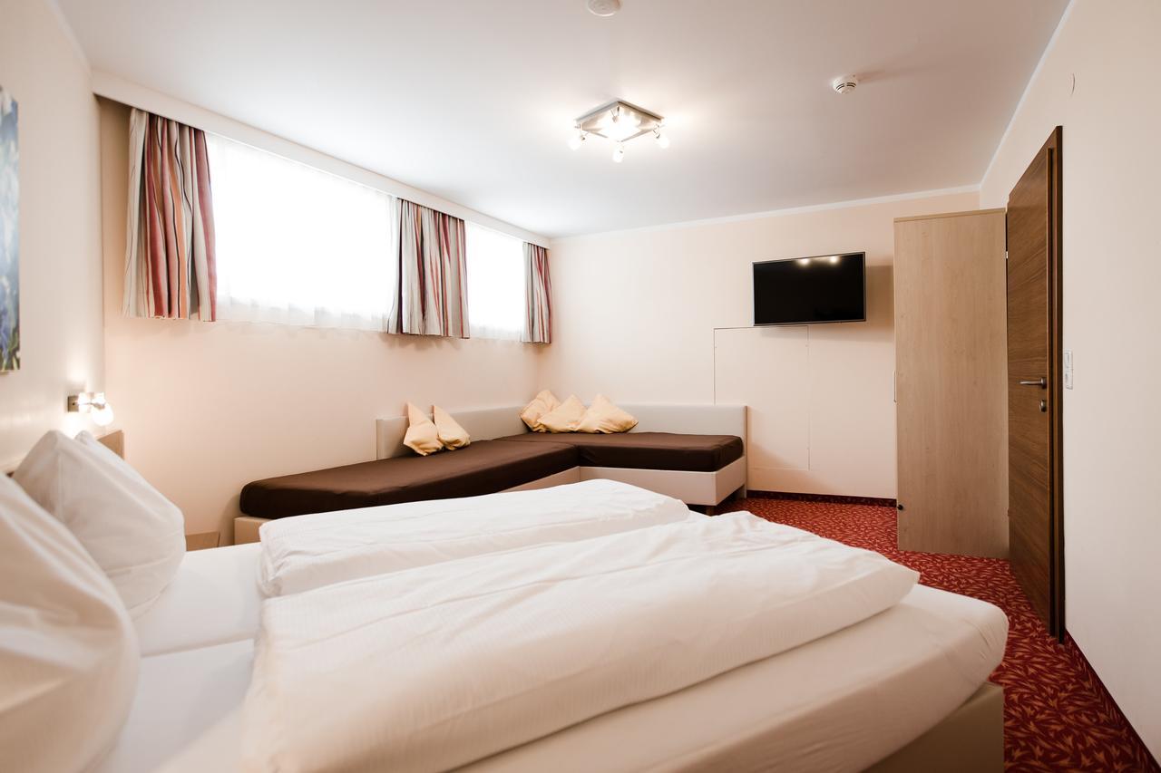 Aparthotel Dorfplatzl Garni 턱스 외부 사진